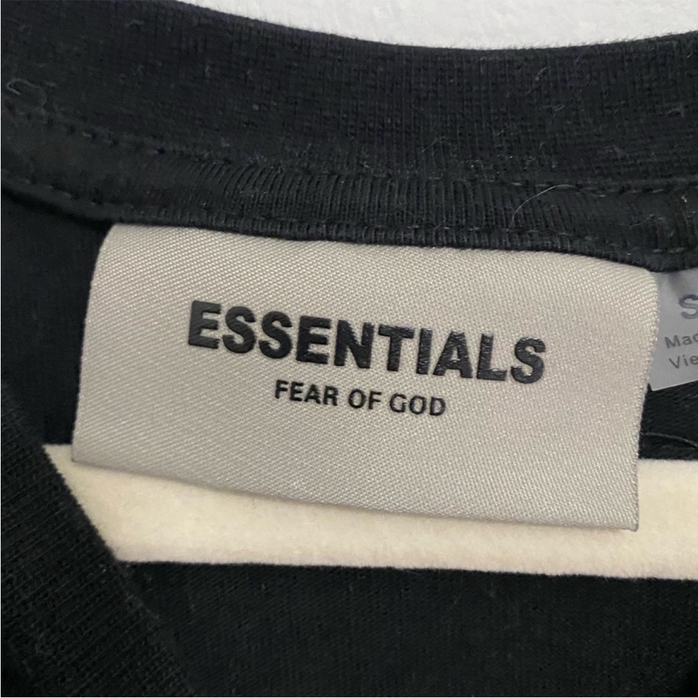 Essentials - Picture 5 of 7